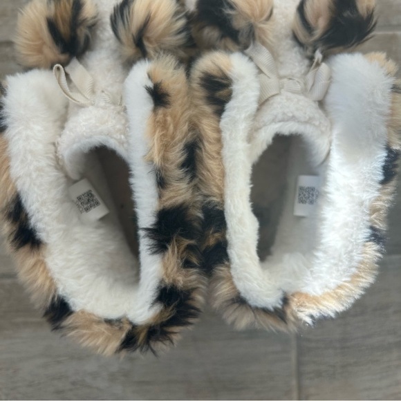 Toms Celeste Cheetah Shearling Booties Slippers Cozy Indoor Outdoor Size… - Picture 7 of 13